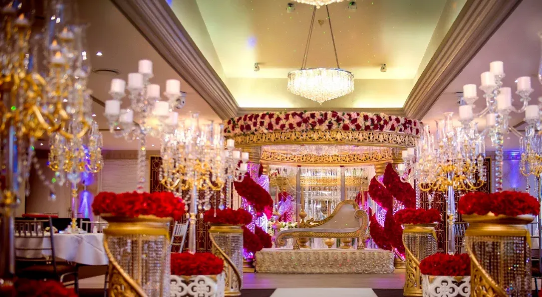 Aisle Canopy & Rose Florals